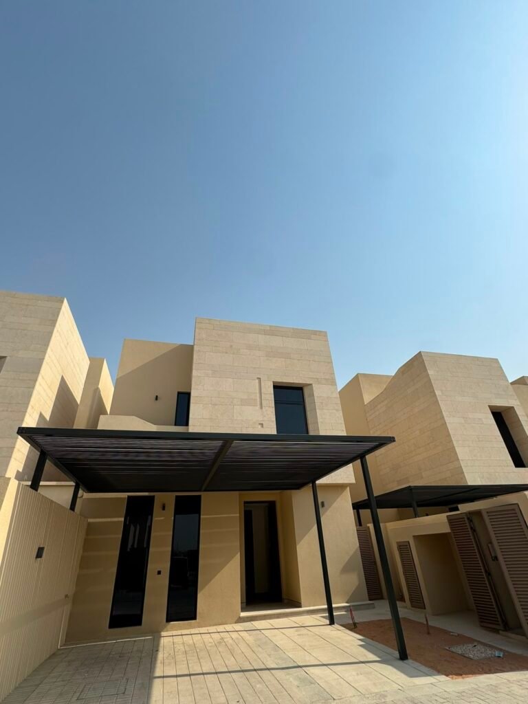 فيلا بمساحة 250م في حي سدرة